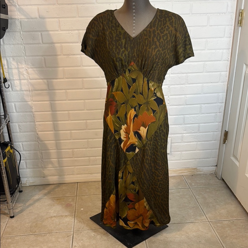 Carole Little Green and Orange Casual Midi Dress with Dolman Sleeves